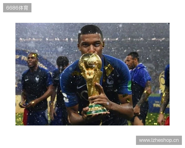 懂球帝2025年10月足坛MVP：姆巴佩蝉联！